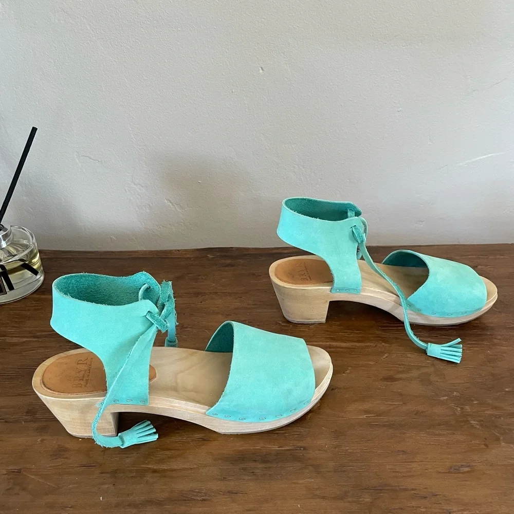 Bryr Hannah Spanish Toe Mid Heel Wood Leather Clog in turquoise size 39 (8-8.5) - Picture 2 of 4